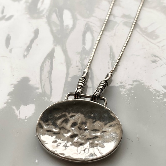 Silpada Hammered Disc Pendant Necklace
16.5 inches. N 1356 - Picture 2 of 6